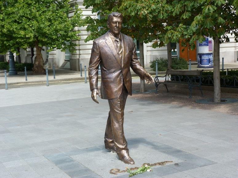 Reagan szobra Budapesten (2011) (Szabadság tér, USA nagykövetsége) lengyel válság 1978: II.