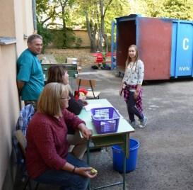 kifestésére az A épületrészben. A festési munkálatokat a Polgármesteri Hivatal szervezte meg. A munkálatok befejeződtek a tanév kezdéséig, így már megszépült tantermek várták a gyerekeket.
