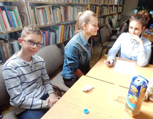 14 Csudajó A könyvtár,,tervezz könyvborítót! pályázatára érkezett díjazott rajzok, festmények: 1. hely: Tóth Boglárka 3. b 1. hely: Gyetvai Dóra 6. a 2. hely: Kegyes Lotti 2. b 2.