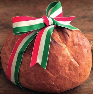 Mindennapi kenyerünk A kenyér évszázadokon át a termékenység, a bőség szimbóluma volt. Hiedelmek és nagyon szép hagyományok kötődnek hozzá.