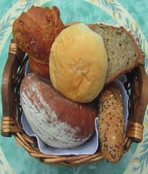 Pénteken tilos volt kenyeret sütni, mert sír a kemencében és megkövesedhet. Kedden kenyeret sütni: szerencsétlenséget hoz. Gyógyításra is használták a kenyeret: etetésre, bedörzsölésre.