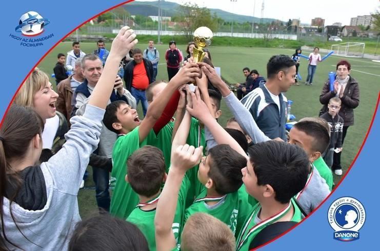 Szombathelyen és Budapesten szerveztünk előválogató mérkőzéseket az állami gondoskodásban vagy nevelőszülőknél élő fiatal sportolókból álló gyermekcsapatoknak.