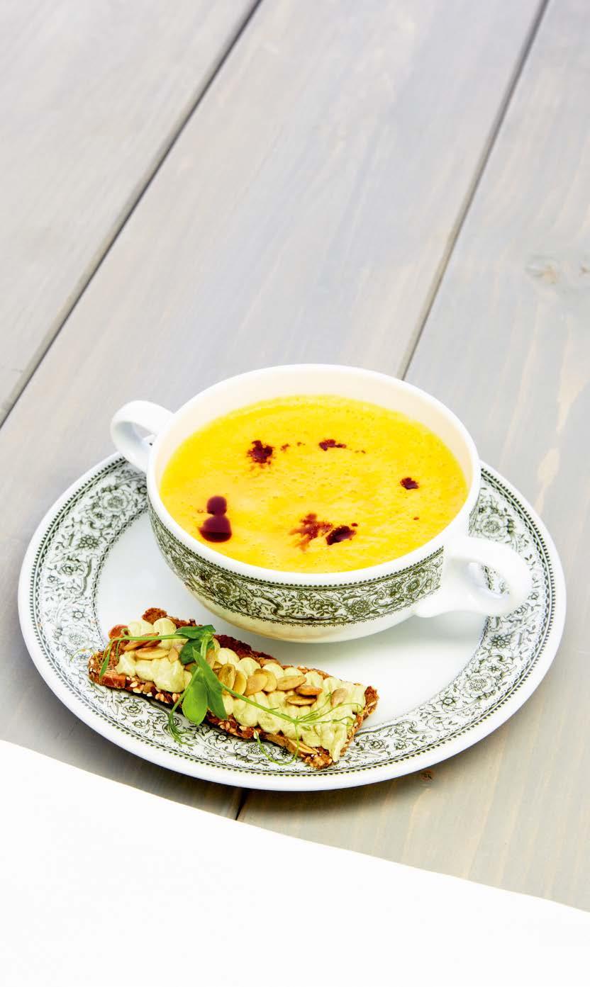 ..1950 (LAKTÓZMENTES) Goulash soup with homemade bread (lactosefree) Orangen-carrot-pumpkin cream soup