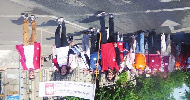 - Mai 2015 Seite 7 Über 400 Leute beim Wohltätigkeitsmarathon Sowohl Erwachsene als auch Kinder und Rentner machten mit Zum neunten Mal veranstaltete heuer die Diözesancaritas in Sathmar einen