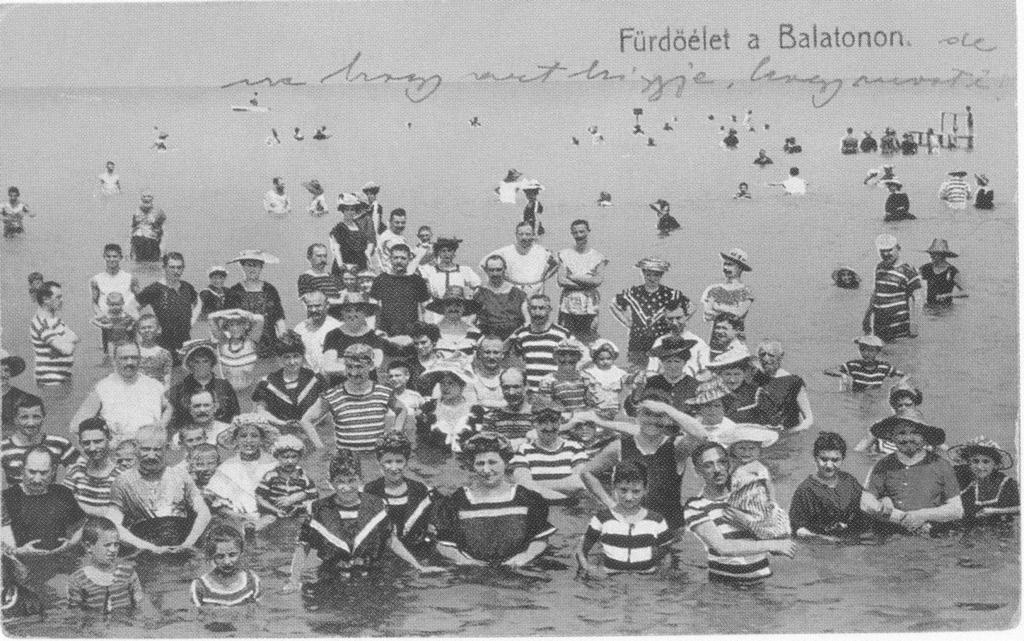 Vida de balneario en el Balaton Tarjeta postal, 1912 c) Proceso de desarrollo en el transporte que se realizó en la segunda mitad del siglo XIX que también hizo posible que visitar los balnearios