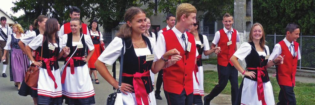 europäische Angelegenheiten im Kulturministerium sowie Johann Forstenheizler, Vorsitzender des DFDR Nordsiebenbürgen und Anna Steinbinder, seitens des Hauses der Heimat aus Nürnberg.