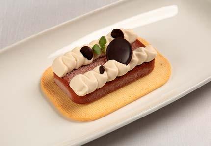 SWEET DELIGHTS / DESSZERTEK Dulcy chocolate with apricot jelly Dulcy csokoládé sárgabarack zselével Allergic marking / Allergénjelölés: 1, 3, 7