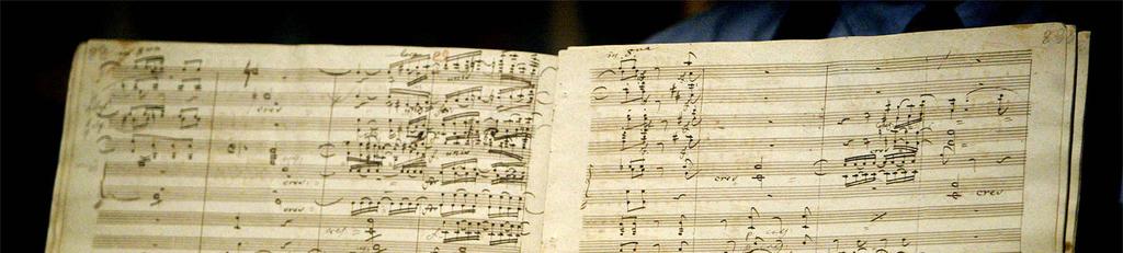 Egy bonni barátja már 1793-ban azt írja Schiller feleségének, hogy Beethoven Schiller Óda az örömhöz című versének megzenésítésére gondol.