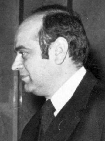 Klafszky Emil 1965 76 között az MTA Számítástechnikai és Automatizálási Kutatóintézetének, majd az Országos Tervhivatal Számítóközpontjának munkatársa volt; kandidátusi értekezését 1974-ben védte meg