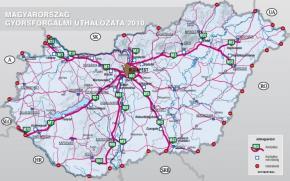 az áru-, személy- és információmozgások közvetítésével, az elérhetőség javításával befolyásolja, sőt esetenként hatékonyan javíthatja a térségek fejlődését és a térszerkezetet.