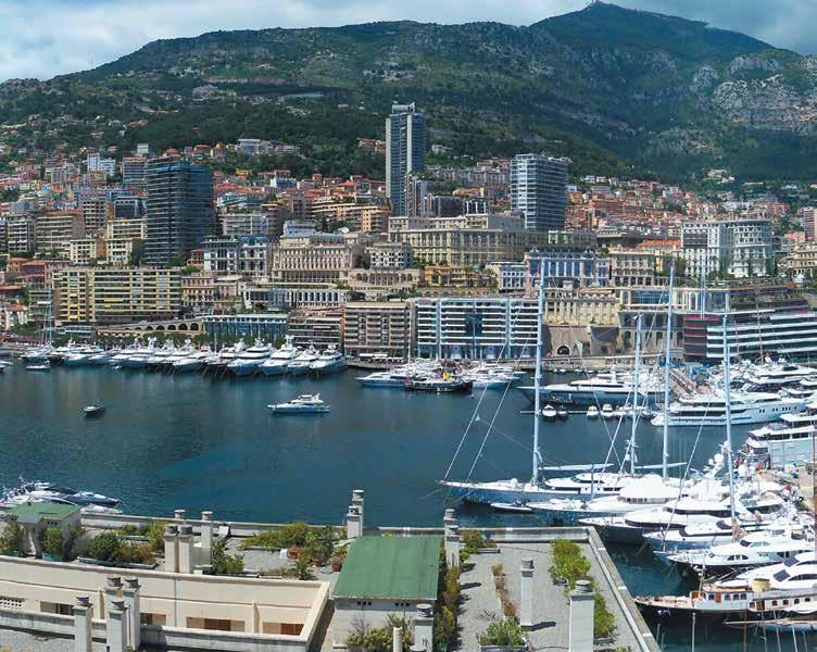ÚTI CÉL AJÁNLÓ Monte Carlo modern személyvonatokkal is utazhatunk, amelyek közvetlenül a partszakasz mentén közlekednek, páratlan kilátást nyújtva a tengerre.