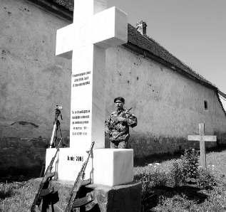 NOIEMBRIE 2011 137 Monumentul ostaºilor români martiri de la Aita Seacã Dr.