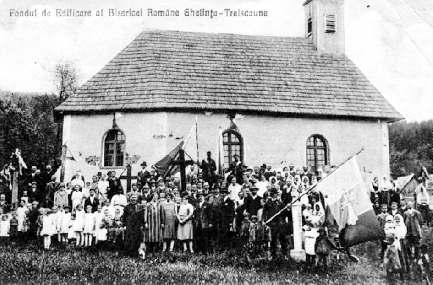 NOIEMBRIE 2011 33 biserica sã nu poatã fi sfinþitã. În sep - tembrie 1940 a fost dãrâmatã pânã la nivelul ferestrelor.