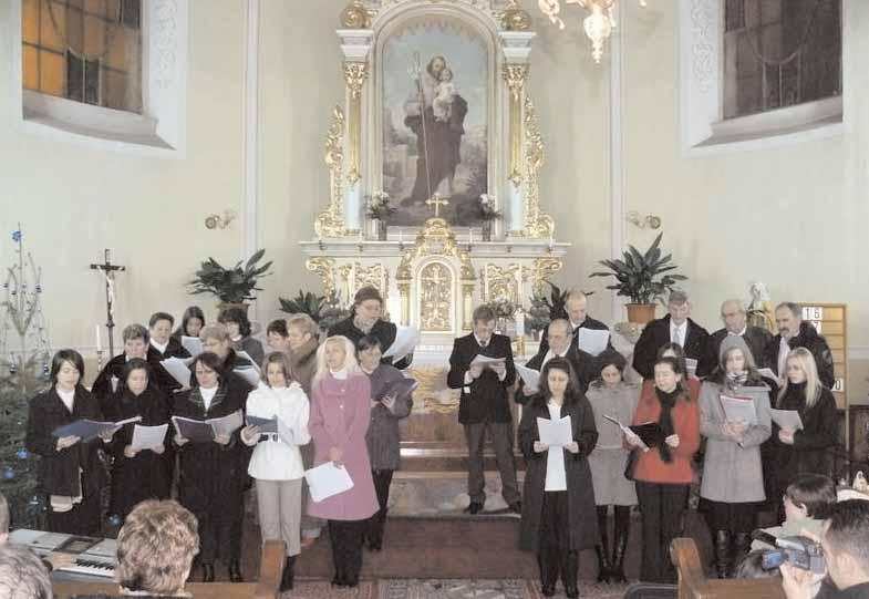 Die Lehrerinnen Susana Sink und Lucica Achim bereiten die Kinder seit Jahren für das Fest vor den Winterferien vor.