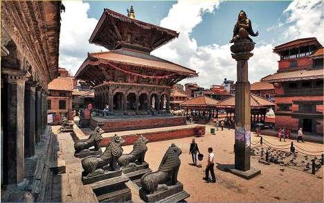 egy újabb világörökséget: a kihagyhatatlan Bhaktapurt, a királyok városát, mely autentikus képet nyújt a régmúlt Nepáljáról.