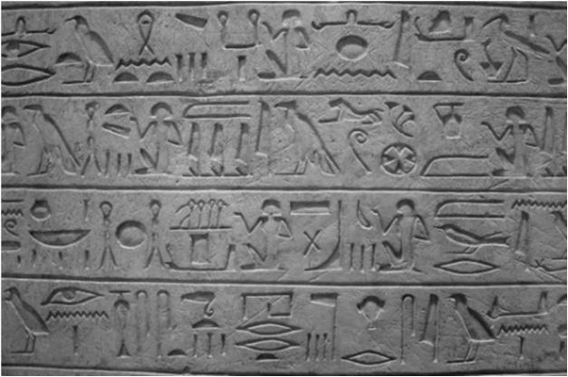 ókori Egyiptom b) Írja be a képek alatti mezőkbe, hogy mi látható a képeken!