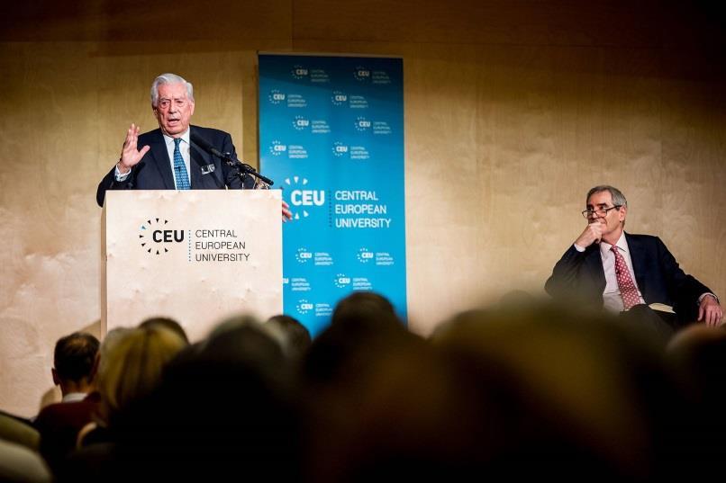 követő közönyre: konferenciát szervezett az akadémiai szabadságról. A konferenciához pedig megszerezték záróelőadónak Mario Vargas Llosa Nobeldíjas írót, a ma élő egyik leghíresebb szerzőt.