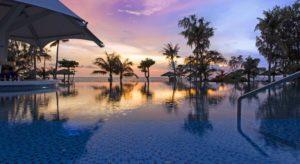 LONG BEACH RESORT PHU QUOC 4* A Long Beach Resort ősi és emberek által ritkán zavart tengerpartja, 118 tradicionális vietnami falusi stílusú szobája és lakosztálya minden igényt kielégít.