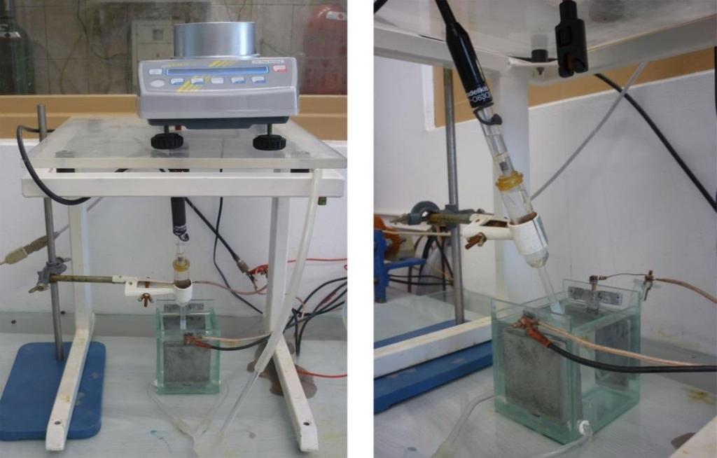 Mérleg Adapter Referencia elektród Árambevezetés Elektrolizáló cella 19. ábra Az in situ folyamatos elektródtömeg mérésre alkalmas rendszer két nézete.
