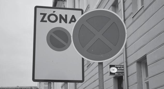 Z tohto dôvodu boli na Vojenskej ulici zrušené voľné parkovacie miesta a v oboch smeroch bola umiestnená dopravná značka B 34 Zákaz zastavenia. Taktiež na Kasárenskej ulici v smere na Ul. 29.