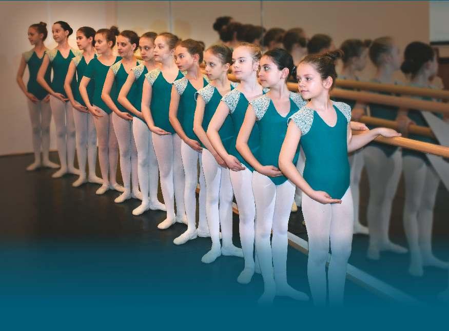 Balett évzáró gálaműsor 2018. május 18., 17:00 A Vértes Agorája A Vértes Agorájában hosszú évek óta zajlik Csáky Mária művészeti vezető által irányított balett képzés.