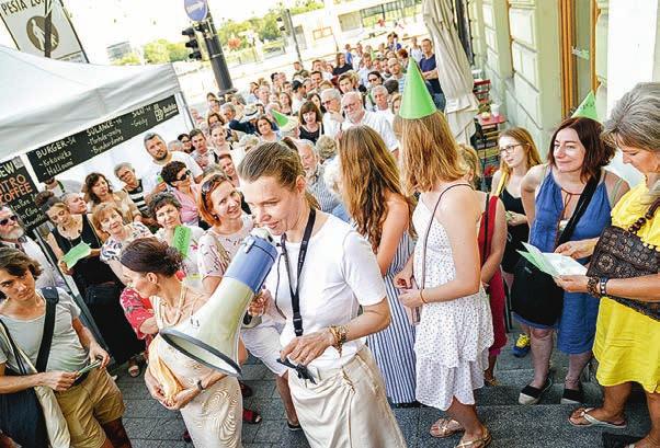 Narodeninové menu pozostávalo z viacerých ochutnávok. Už o 18.00 čakal záujemcov prvý chod obchádzanie staveniska galérie s Alexandrou Kusou, generálnou riaditeľkou SNG.