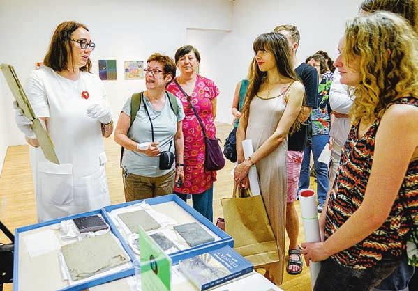 Návštevníci si mohli prezrieť aj nestále expozície SNG, optické laboratórium, skicáre Ladislava Mednyánszkeho či občerstviť sa na letnej terase.