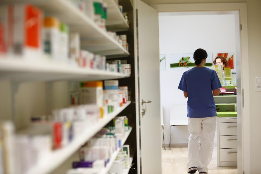 Orvosi gyógyszertárak Vidéki területeken az orvosoknak saját gyógyszertáruk van.