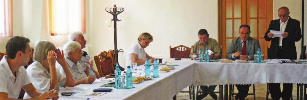 An der Sitzung nahmen neben den Vorstandsmitgliedern auch Ovidiu Ganţ, Abgeordneter des DFDR, und Maria Reiz, Direktorin des Johann-Ettinger-Lyzeums, teil.
