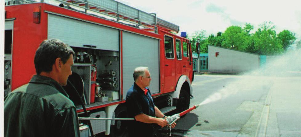 diesen relativ großen Entfernungen ein Löschfahrzeug sinnvoll, ja dringend notwendig ist. Dazu braucht es sicherlich noch eine gute ausgebildete freiwillige Feuerwehr!
