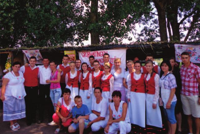 Juli nahm die Tanzgruppe aus Großmaitingen in Ópály/Ungarn an einem Erntefest teil.