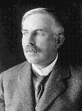 Ernest Rutherford 1871-1937 Az atommag felfedezése (1909) Megfigyelések Az α részecskék 99.