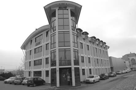 2006. április BETON XIV. évf. 4. szám 1. ábra A cég átalakított székháza ségekkel is rendelkez újjal pótolták.