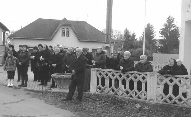 6 Kürtös Közélet Lukanényén - pénteken, szombaton, vasárnap Közel 180 nyugdíjas fogadta el a meghívást a november 27-én megrendezett IX. nyugdíjas-találkozóra Lukanényén.