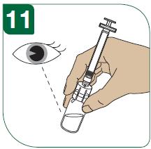 10 - Fogja az injekciós üveget a hüvelyk-, mutató- és középső ujja közé.