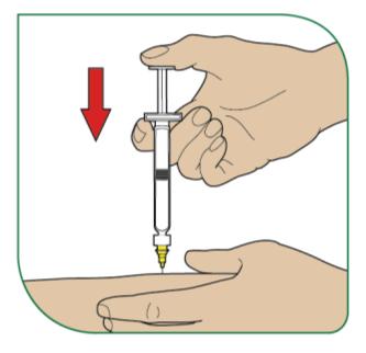4 Ha lehetséges a fertőtlenített injekciózási hely körül gyengéden csípje össze a bőrt (kissé emelje meg).