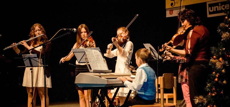 Uvedený festival nesie meno husľového virtuóza Viliama Farkaša, rodáka z Galanty. Maestro Vili ako ho kolegovia a známi hudobníci familiárne nazývali patril medzi významné osobnosti hudobnej scény.