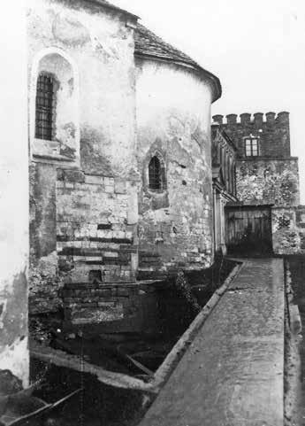 40 Dejinné väzby Pribinu na hrad sa začali transformovať na zmierlivejšie väzby na územie dnešného mesta Nitry a jeho okolie.