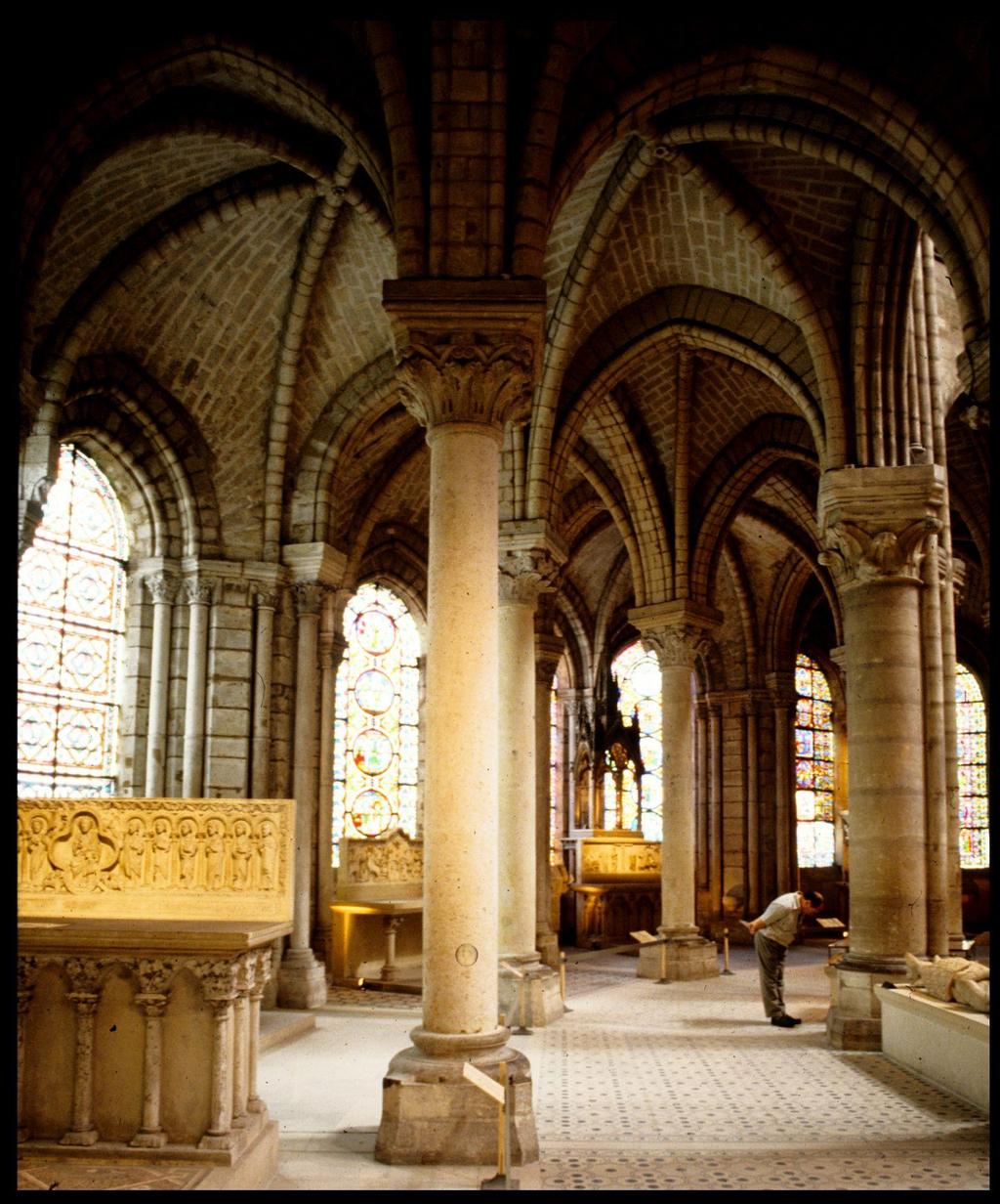 ) Saint-Denis: apátság (1140-1144)