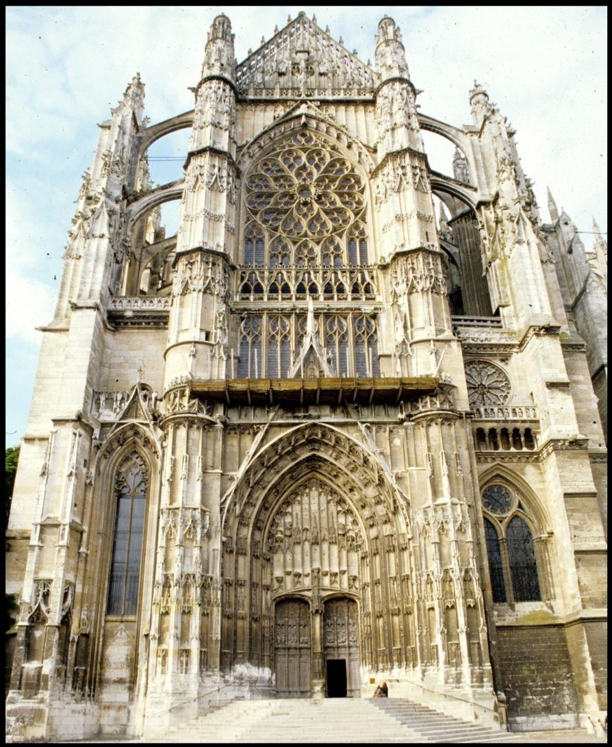 ) Beauvais: katedrális