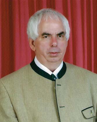 Két év múlva egyetemi rendes tanárnak nevezték ki, az Erdészeti Kar Erdõhasználati és Gépesítési Tanszékét 1991-ig vezette.