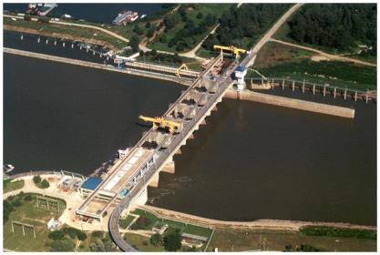 MW-os generátor) ez a kapacitás Paraguay energiaszükségletének 93, míg Brazíliáénak