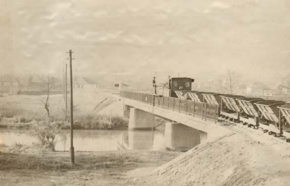 1969 Új kisvasút híd épült a Bódván, melyen az aknákról a szenet szállították a vasútállomásra. A szénszállítást szolgáló kisvasút híd a Bódván.