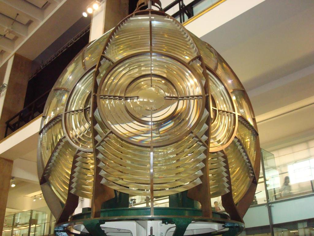 55 Fresnel-lencsék