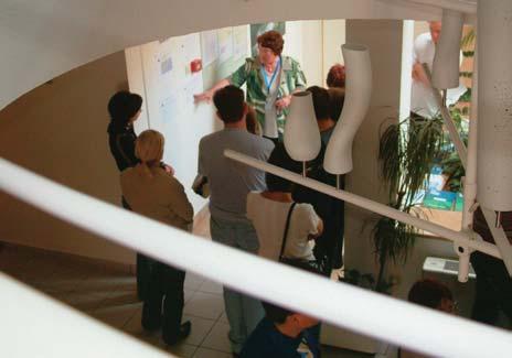 A Közhasznú Társaság Bátaapátiban, az egyik kutatóaknában kiállítást létesített. A látogatók száma az év végére meghaladta a 2000 fõt.