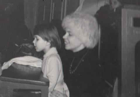 Abonyi Margit és leánya, Timea Barátokkal, klinikai
