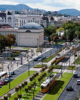 Nincs abszolút priorizált közlekedési mód, de az utazási keresletet a fenntartható