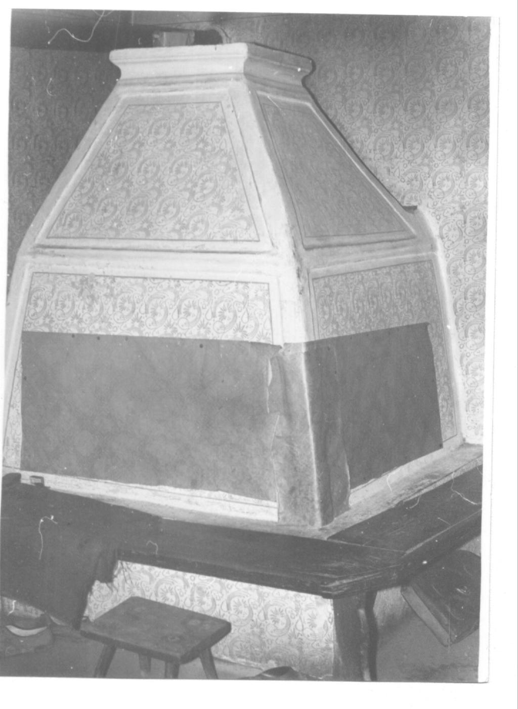Virágos sarokpad használaton kívül. Kiss Mihály Kossuth Lajos U. 7. Sz.