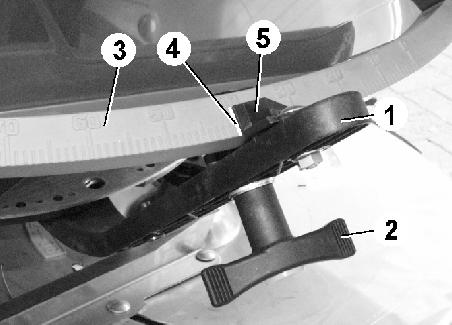 Beállítások 8.2.1 A tolózárhelyzet beállítása állítókarral 1. Zárja el hidraulikusan az elzáró tolózárat. 2. Lazítsa ki a szárnyas csavart (46 ábra/2). 3.