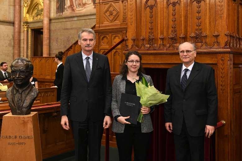 elnöke, az Innovációs és Technológiai miniszter, a Nemzeti Kutatási Fejlesztési és Innovációs Hivatal, a Magyar Tudományos Akadémia és a Szellemi Tulajdon Nemzeti Hivatalának elnökei, a BME rektora